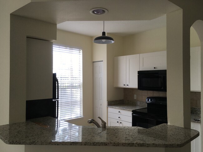 Building Photo - 12879 Madison Pointe Cir