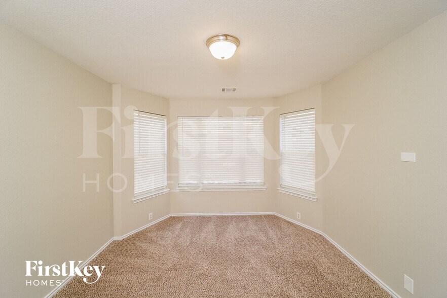 Building Photo - 1632 Mountain Brook