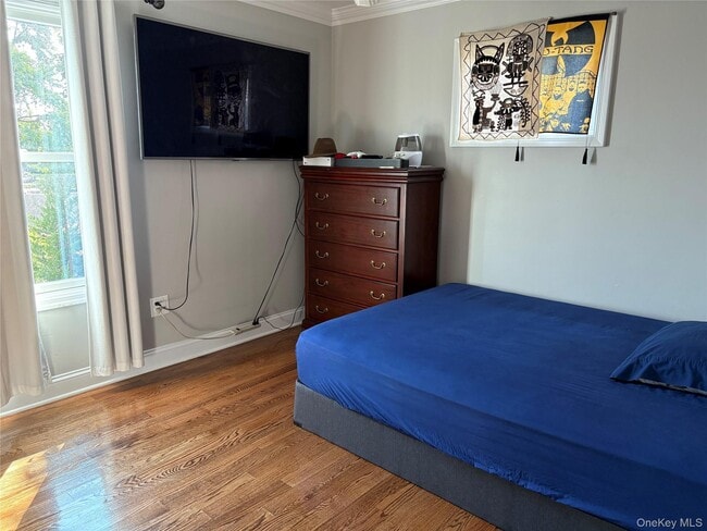 Building Photo - 346 S Main St