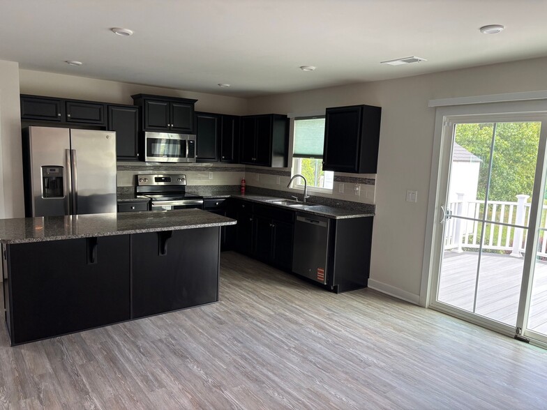 Building Photo - 18304 Patchwork Dr