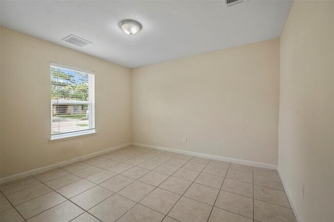 Building Photo - 12718 Summer Mill Dr