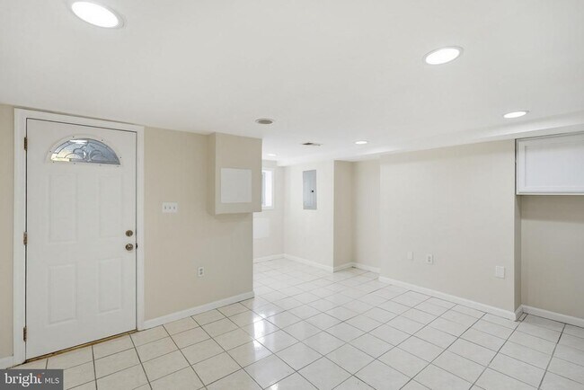 Building Photo - 58 Quincy Pl NE