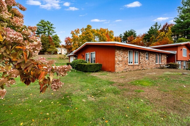 Building Photo - 1 Johns Dr