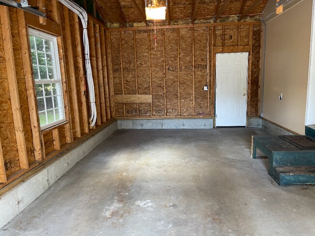 Building Photo - 6A Lillian Ave