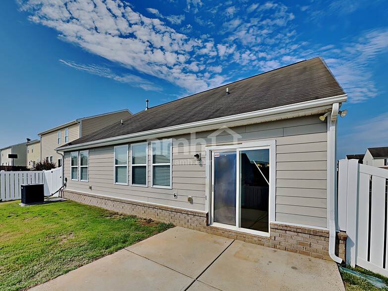 Building Photo - 1026 Skillbeck Rd