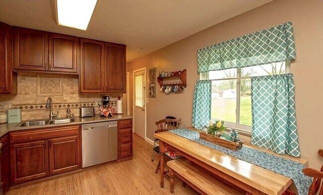 Building Photo - 2640 Bellsburg Dr