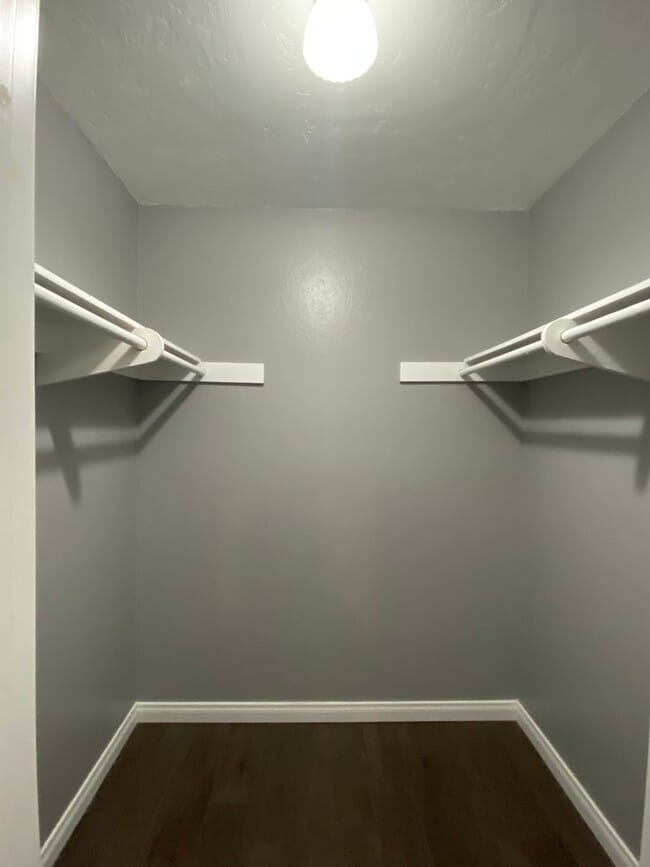 Building Photo - 2BD / 1BA Apartment with AC and parking in Mission Valley!