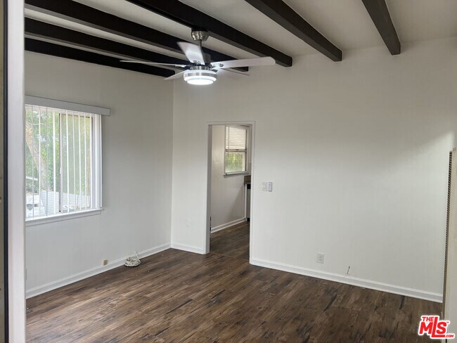 Building Photo - 419 La Colina Dr