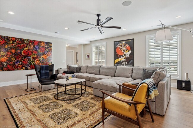 Building Photo - Naperville