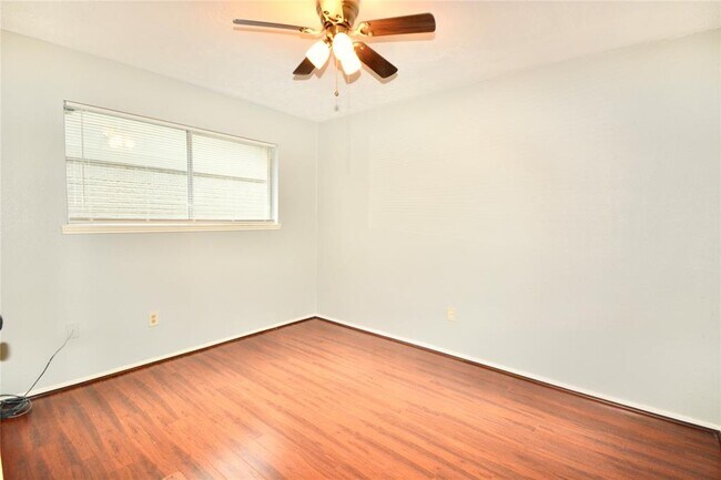 Building Photo - 2331 Stillmeadow Dr