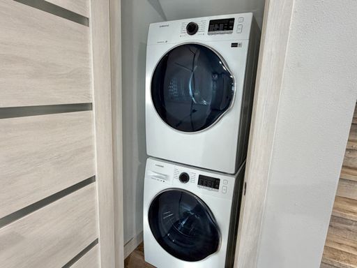 Building Photo - Upscale 3-level Modern Townhome in desired Delridge Neighborhood! Available Now!