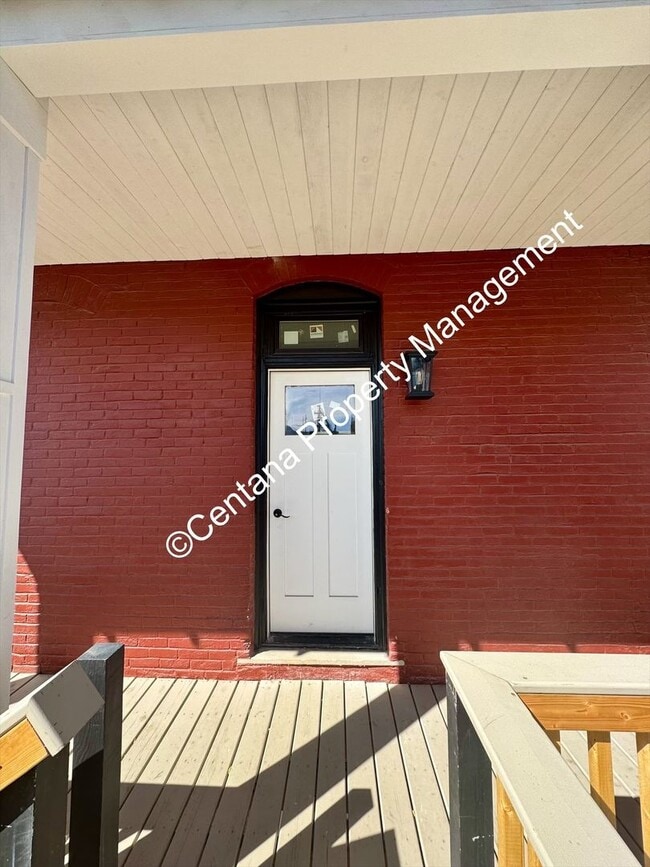 Building Photo - 614 N Alaska St