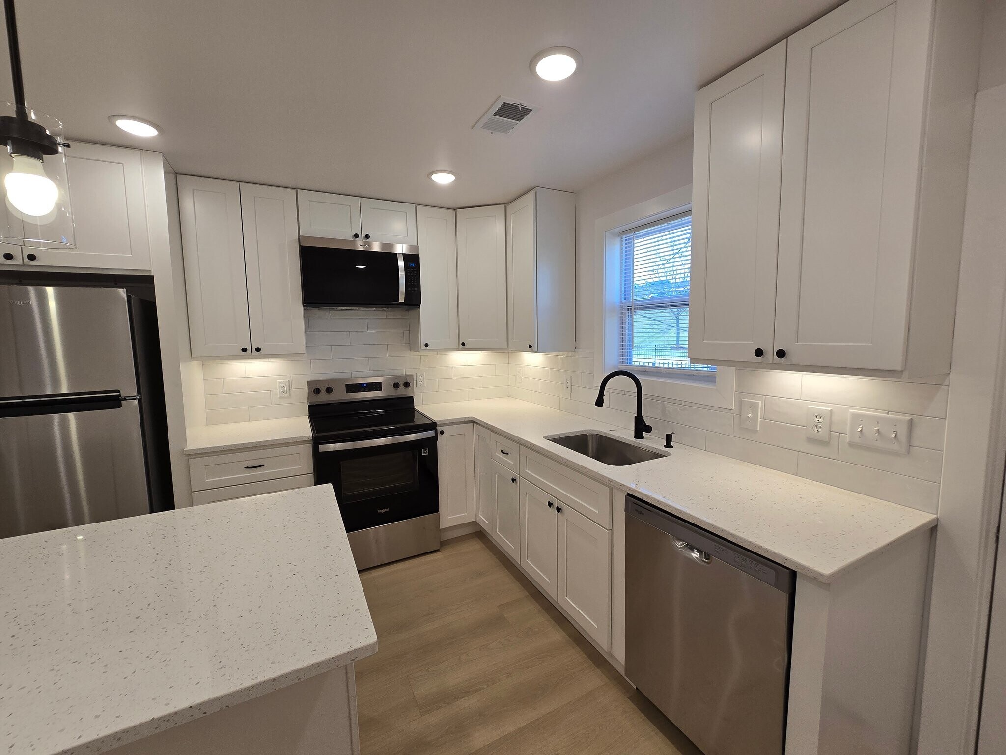 Building Photo - 198 S Court St