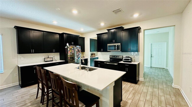 Building Photo - 2525 Camden Park Cir