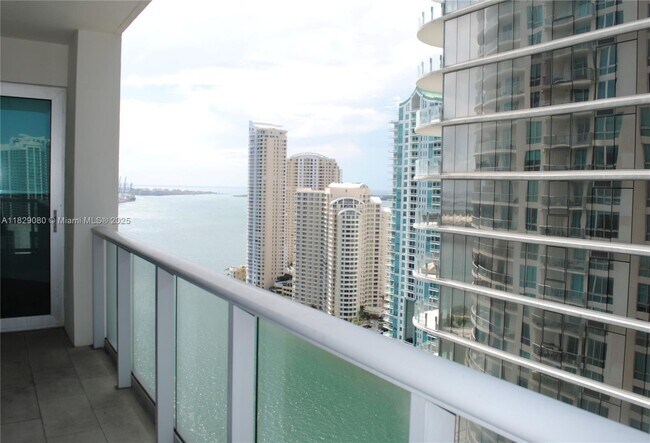 Building Photo - 300 S Biscayne Blvd
