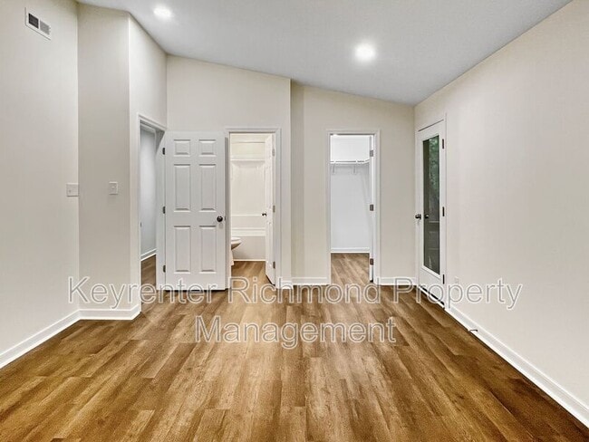 Building Photo - 2112 Autumn Oaks Ln