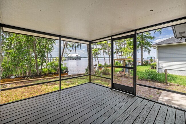 Building Photo - 3/2 Riverfront Brick Ranch, Access to the ...