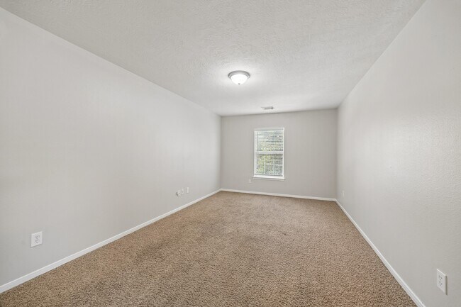 Building Photo - 6218 Lovage Ave