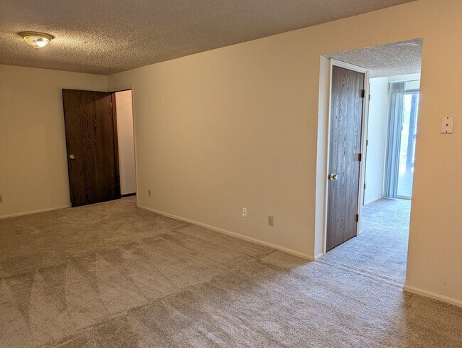 Building Photo - 3028 Deliverance Dr
