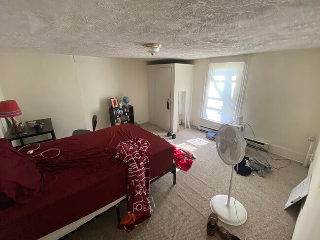 Building Photo - 206 Giles Rd