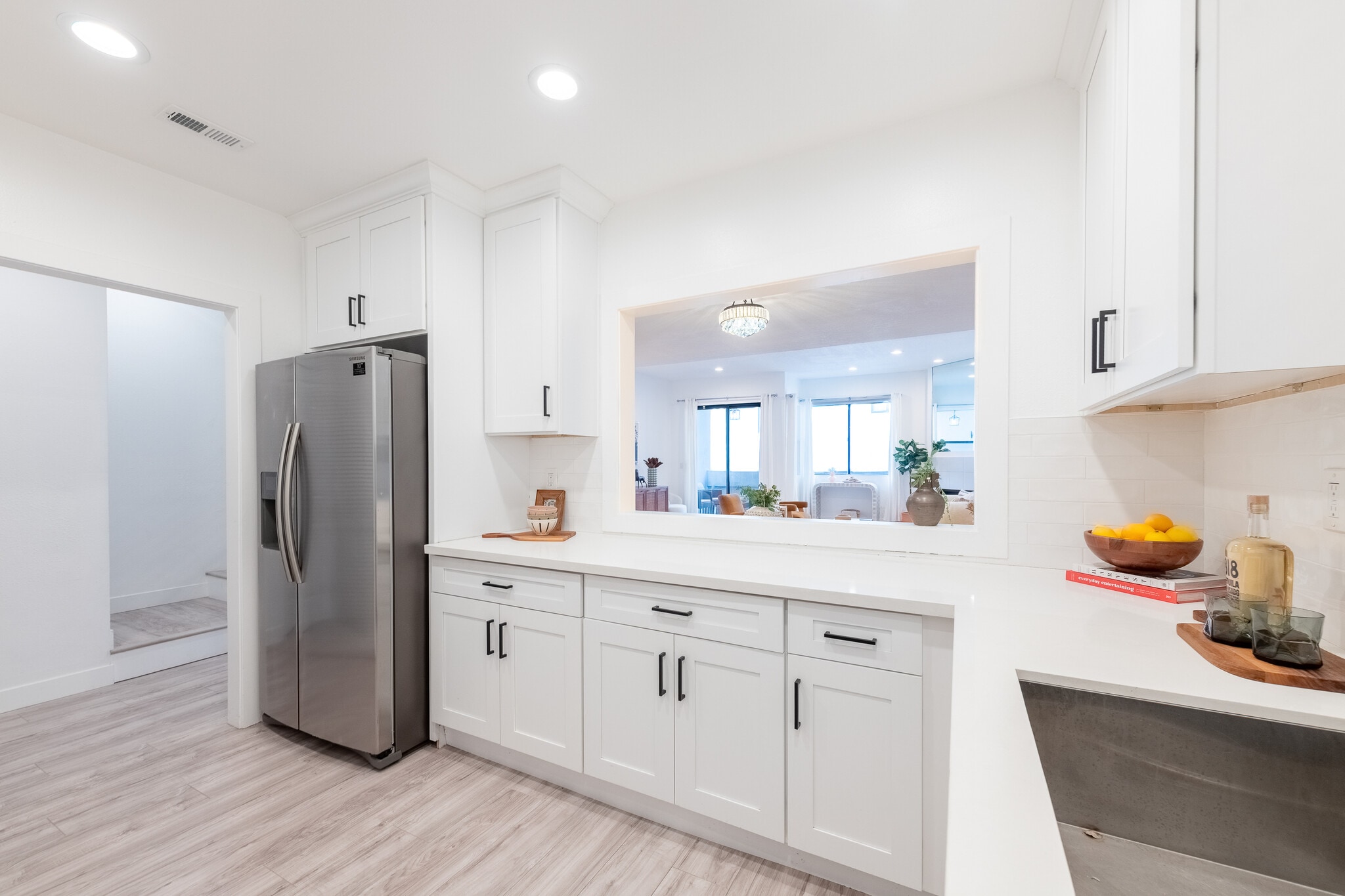 Kitchen - 839 Larrabee St