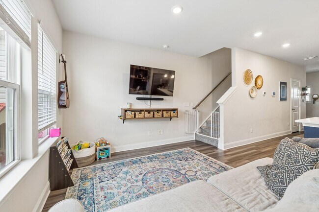 Building Photo - Beautifully maintained and now available as a rental for the very first time!