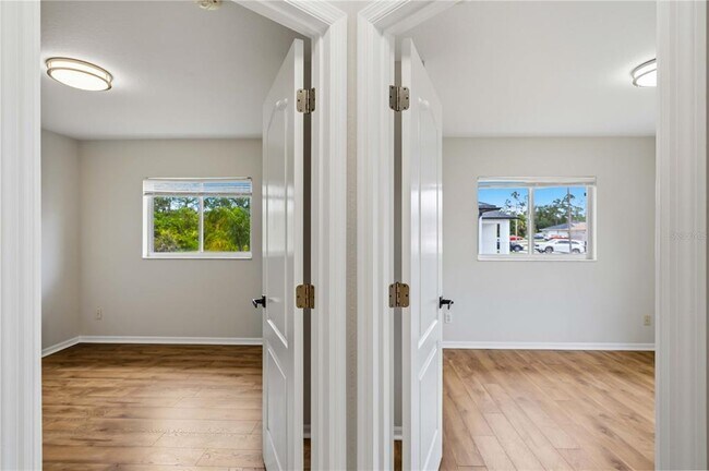 Building Photo - 2260 Mistleto Ln