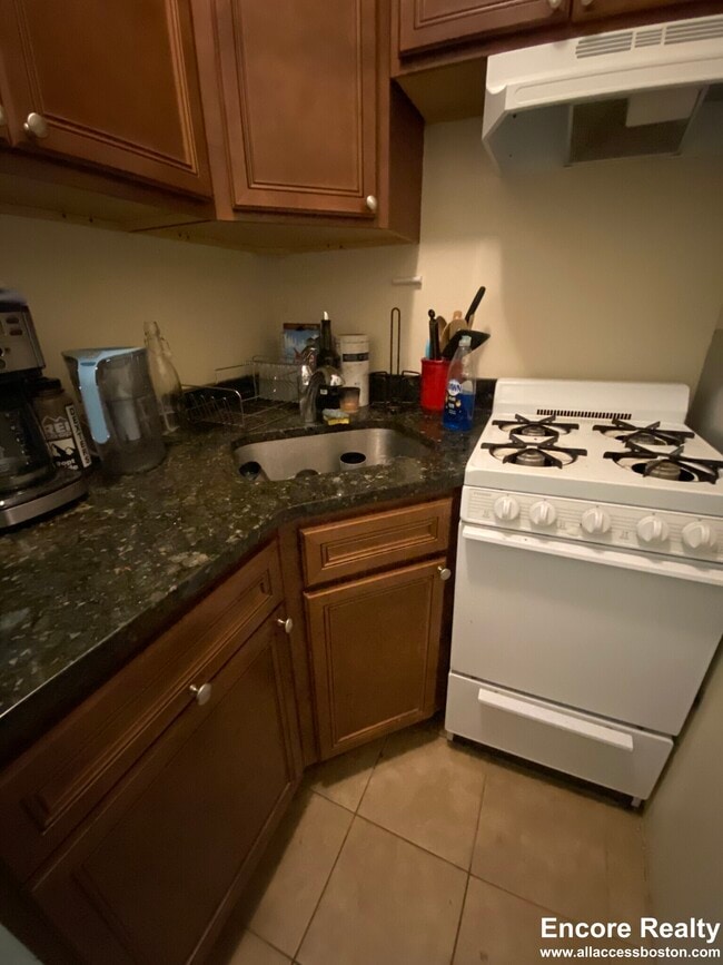 Building Photo - 38 Hemenway St