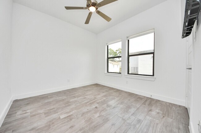 Building Photo - 1703 Cedrocanna Ln