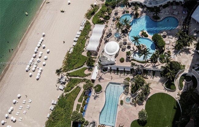 Building Photo - 18101 Collins Ave