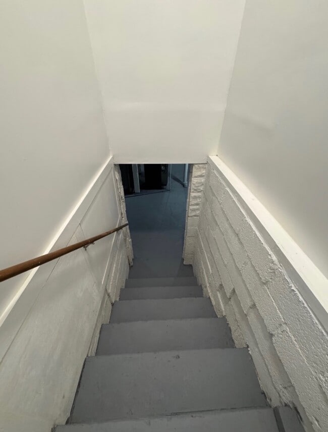 Building Photo - 4235 Vermont St