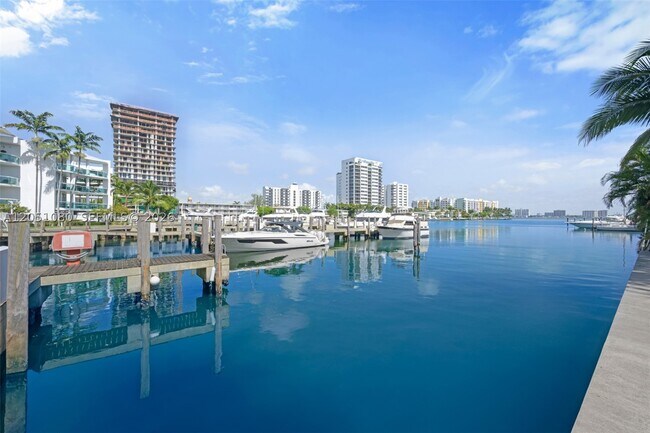 Building Photo - 7910 Harbor Island Dr