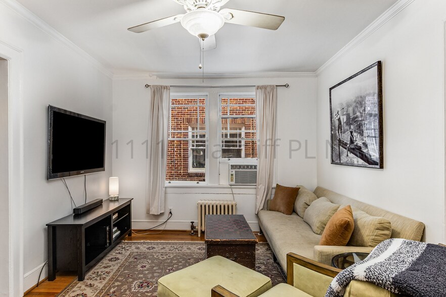 Building Photo - 1111 Briarcliff Pl NE