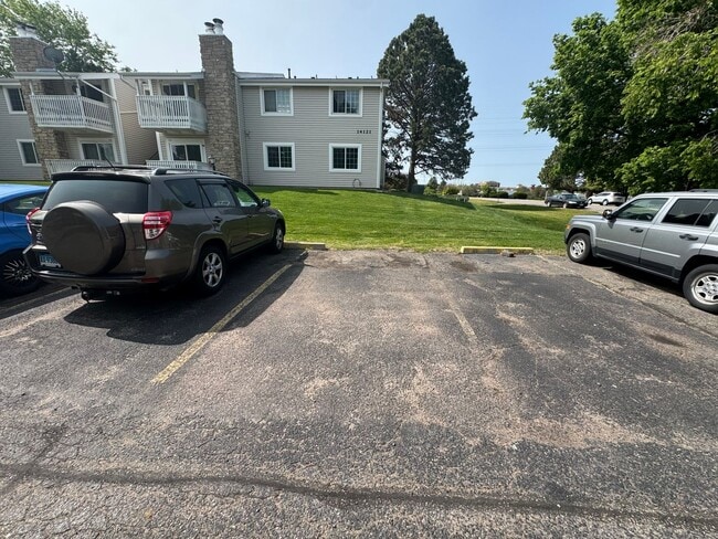 Building Photo - Spacious 2-Bed, 2-Bath Condo in the Heart ...