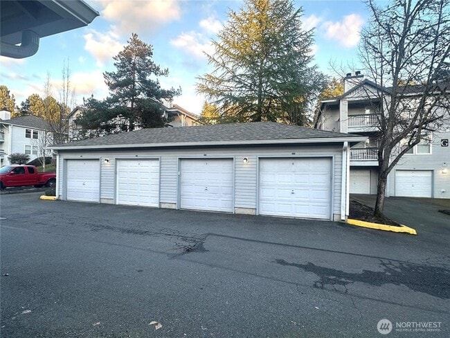 Building Photo - 33020 10th Ave SW