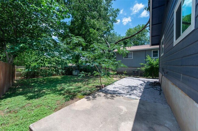 Building Photo - 7107 Dan-Jean Dr