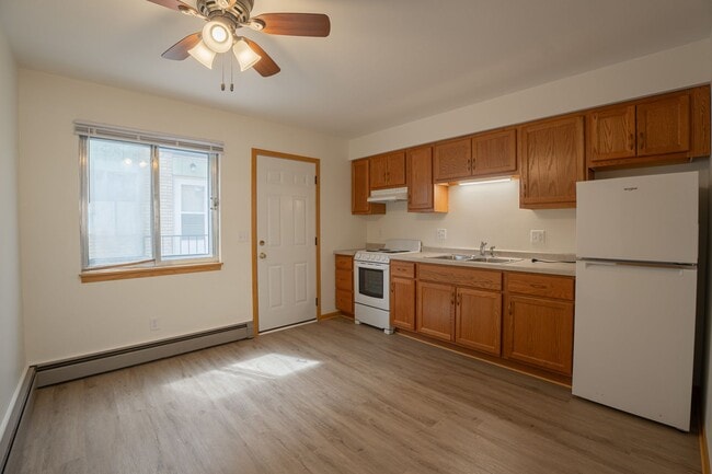 Building Photo - 2409 Brentwood Pkwy
