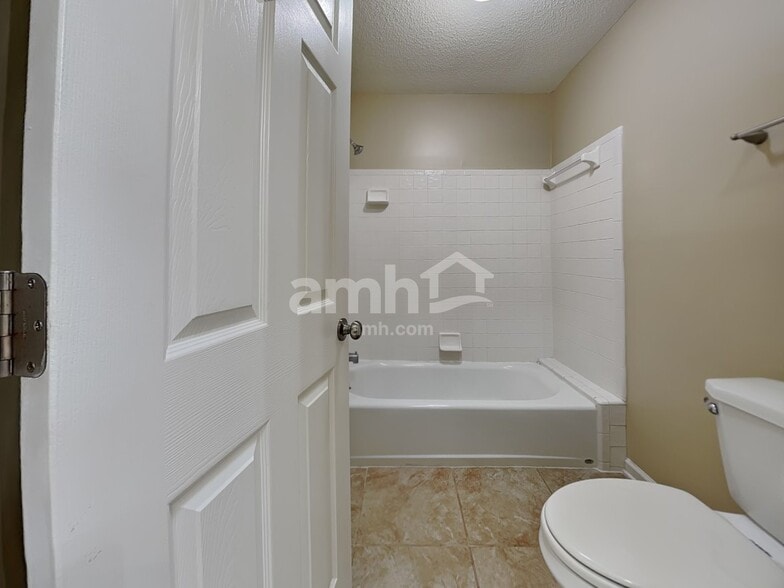 Building Photo - 102 Kathryns Ct