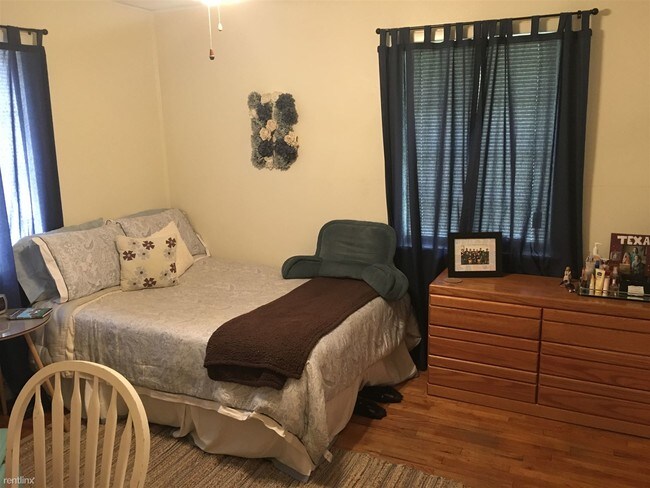 Building Photo - 3 br, 2 bath House - 3902 Oaklawn St 3902 ...