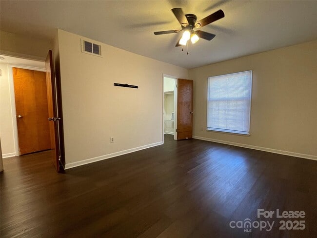 Building Photo - 4605 Coronado Dr