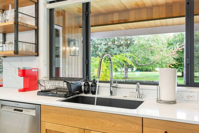 Building Photo - 9047 51st Ave NE