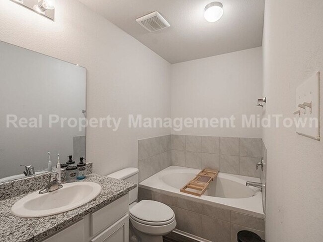 Building Photo - 5632 Shore Point Trl
