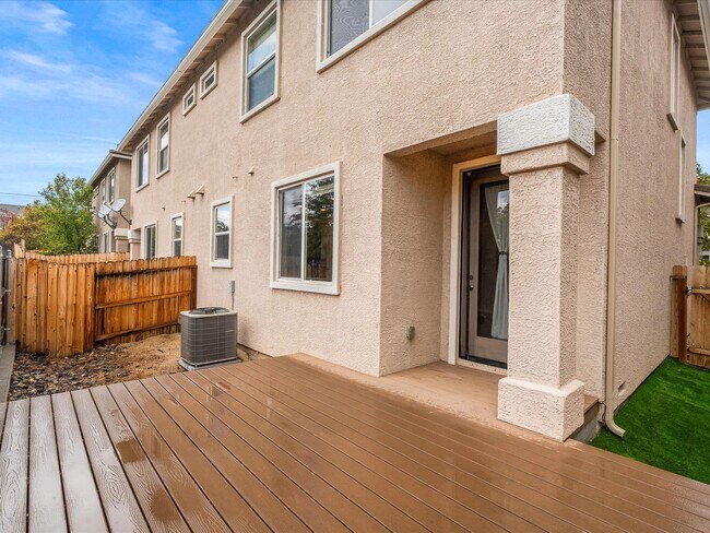 Building Photo - 760 Sarcinella Ct
