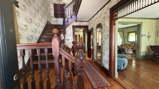 Building Photo - Stunning 3BR + Office Victorian Home with 6 Off-Street Parking Spaces – Flexible Mid- to Long-Ter...