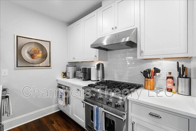 Building Photo - 1514 8th St NW