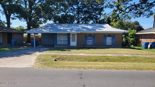 Primary Photo - 326 Guidry Rd