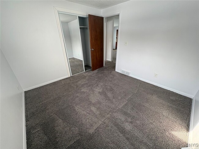 Building Photo - 519 Sunflower Dr