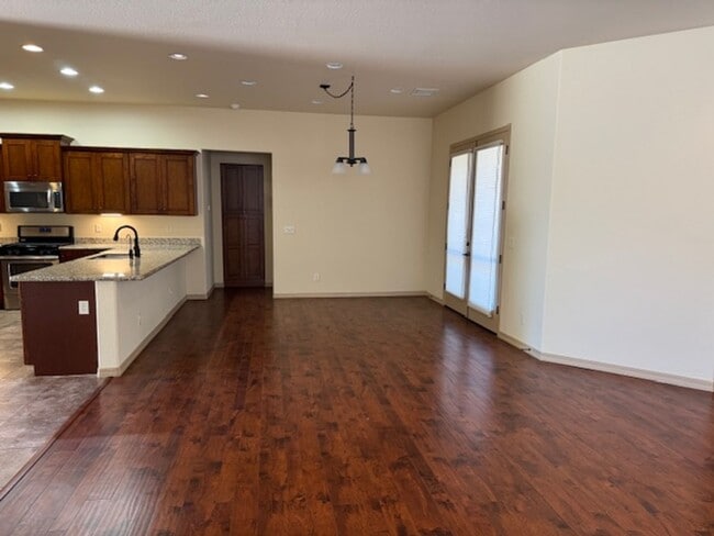 Building Photo - Gorgeous 3-bedrooms, 2-baths home located in Willow Hills! "In Prescott"