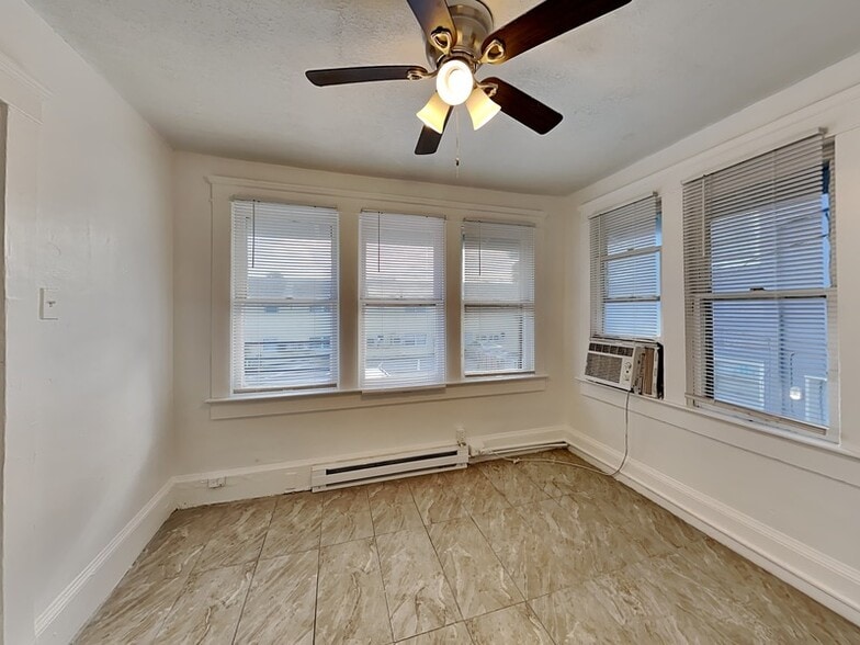 Building Photo - 115 S Grandview Ave