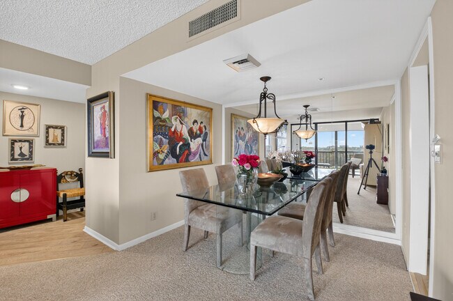 Building Photo - 7754 Lakeside Blvd